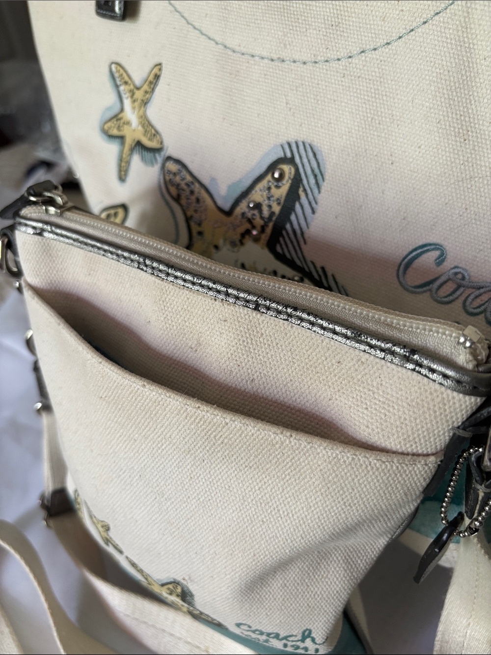 Vintage, limited-edition Coach Starfish Tote Bag, Crossbody and Pouch (F19212) - Picture 16 of 16